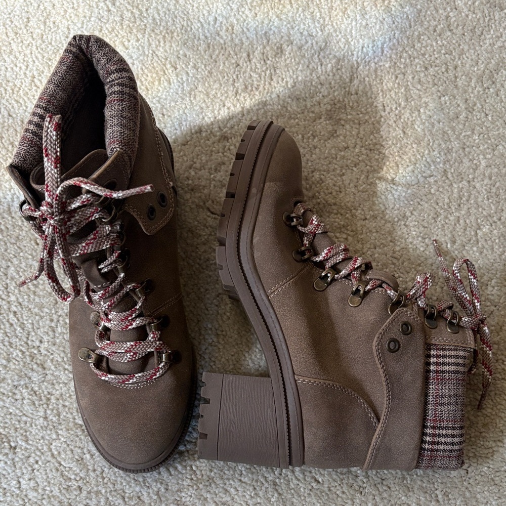 Jellypop Brown Lace-Up Chunky Heel Ankle Boots w/Plaid Detail-Size 7.5M